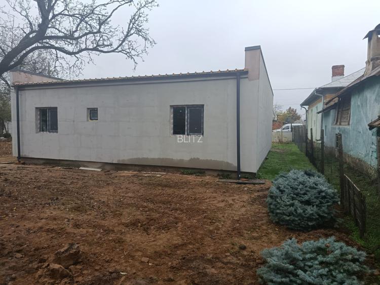 Casa parter, 90 mp, la rosu, zona Cosoveni