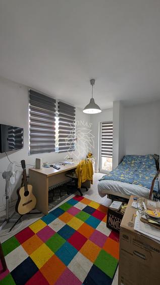 Apartament 3 camere 83 mp-etaj 2-balcon-Zona Centrala