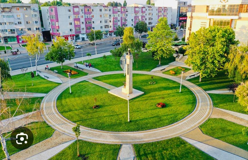 Navodari (Centru)- Spatiu Comercial 140mp, toate utilitățile