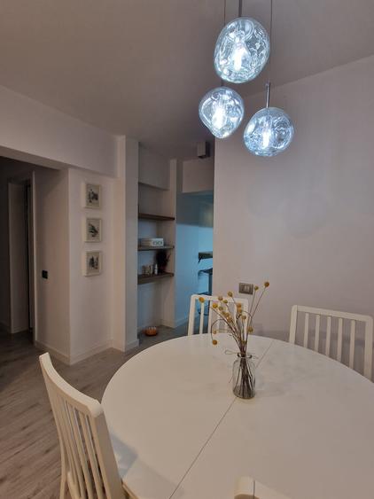 Vânzare apart 5 camere zona Polonă cu garaj încălzit