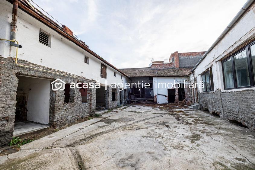 Proiect de clinică sau birouri în centru – casă cu demisol, de renovat