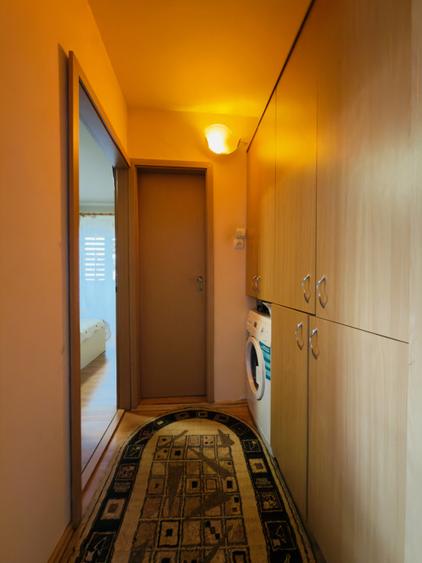 Apartament 3 camere, semidecomandat, 56mp - zona Sagului
