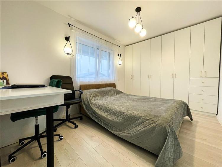 Casa cu 3 camere, 400mp, de vanzare in Miroslava-Ciurbesti