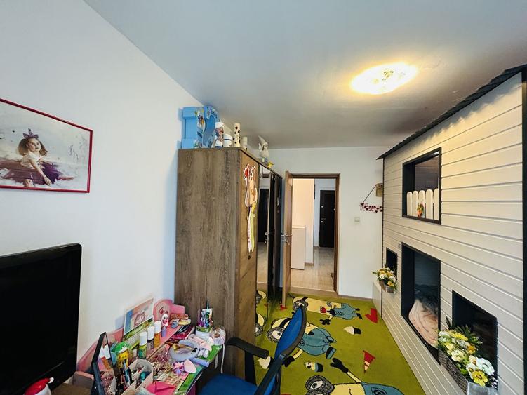 Apartament mobilat, cu 3 camere, 2 balcoane, 2 parcari - Selimbar