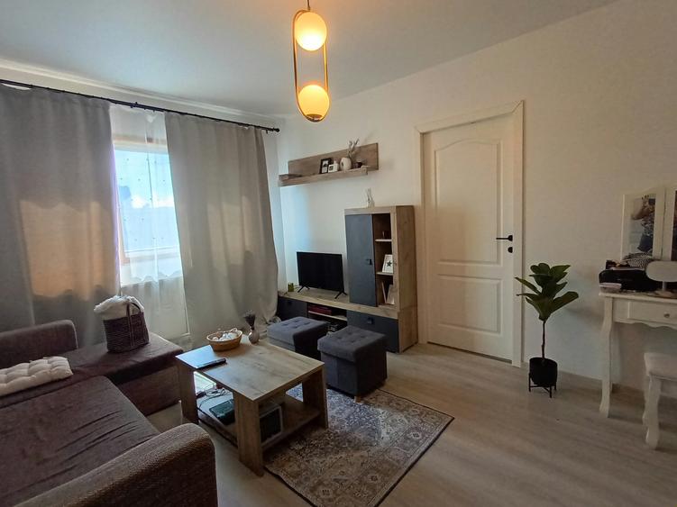 De vanzare apartament, 2 camere, nedecomandat, 50 mp, Podu Ros, Sensul Giratoriu