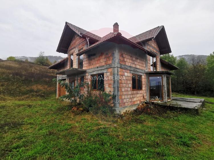 Casa noua de vanzare cu 6.400 mp teren in Copalnic Manastur - 6