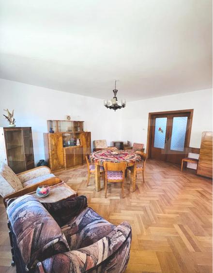 Vilă cu priveliște spre Tâmpa, în zonă liniștită din Brașov