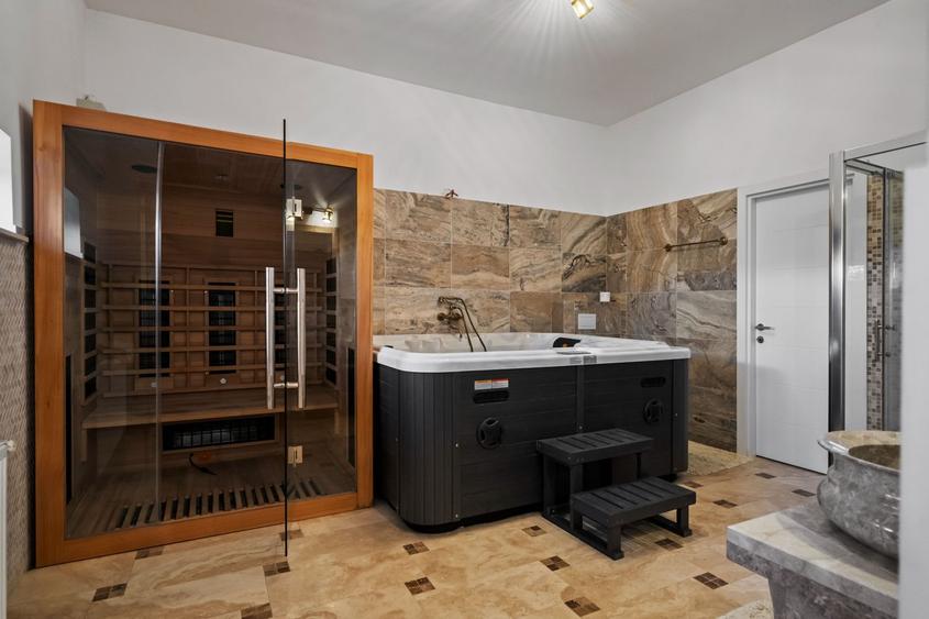 Oportunitate Rară: Vilă pe Lac | 1.898 mp Teren | Piscină
