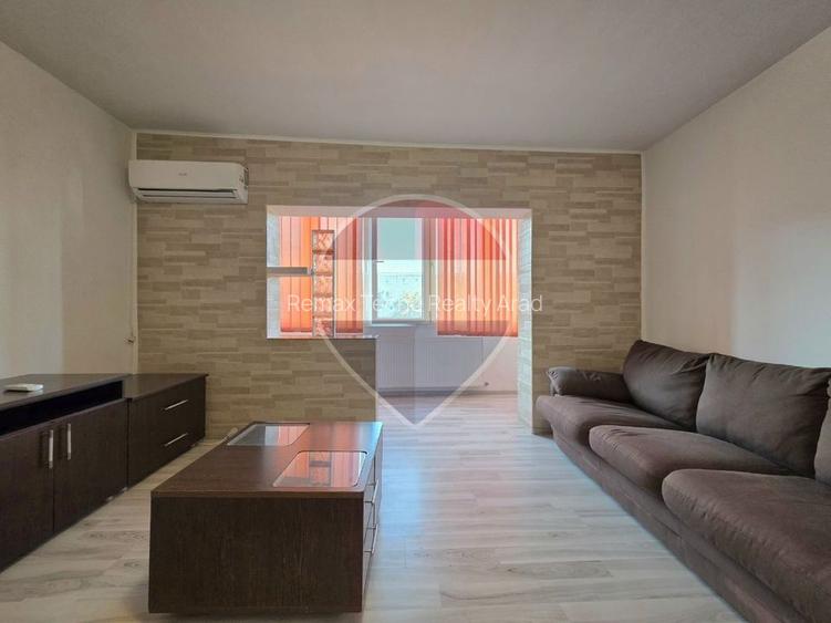 Apartament 4 camere decomandat etaj 2 centrala în zona Confectii