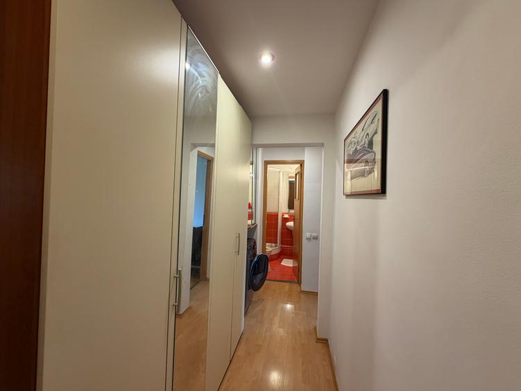 Apartament în bloc de 3 etaje,aproape de metrou Aurel Vlaicu,str Prometeu