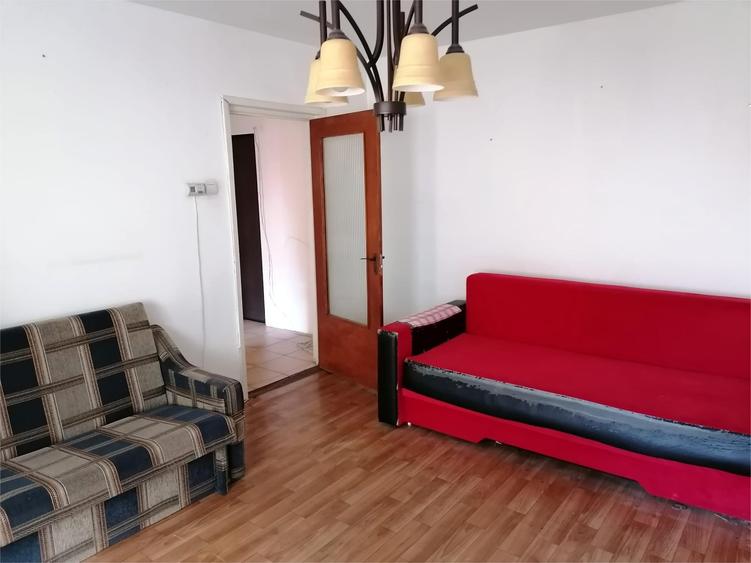 Apartament decomandat cu doua camere zona Calea Bucuresti
