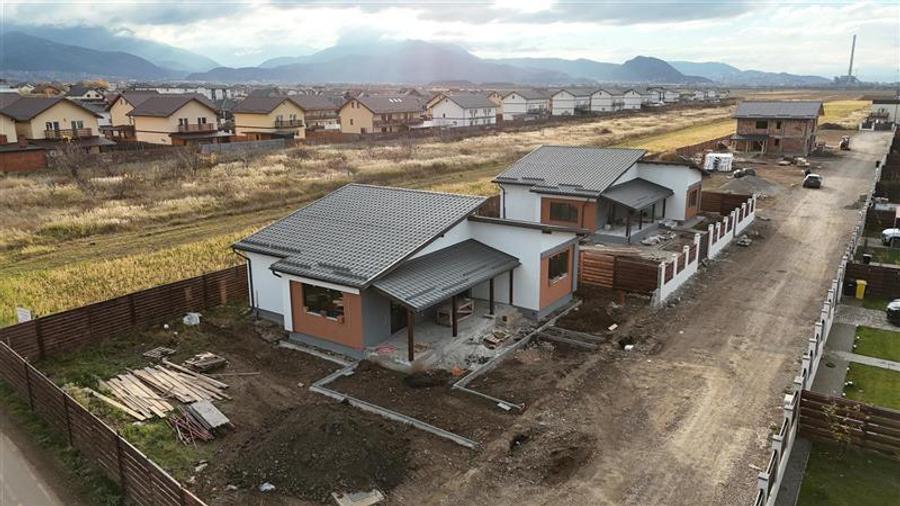 Casa individuala, 4 camere, incalzire in pardoseala, Izvor, Brasov