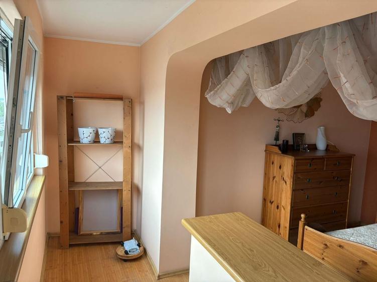 CIRESICA  3 CAMERE , LIBER, GAZE  77 MP PRET 132900 EURO