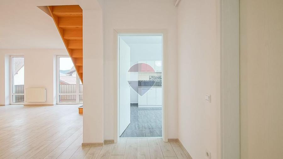 Apartament 4 camere pe două niveluri, 118 mp utili, Cartierul Toamnei