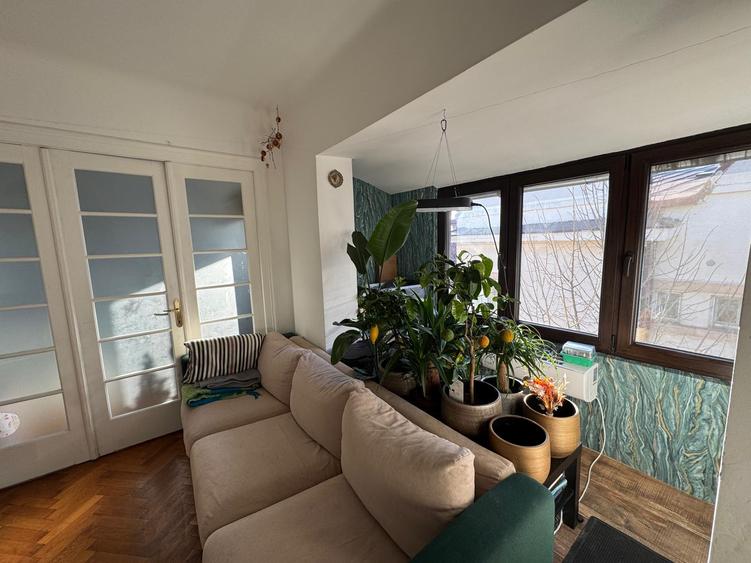 Vanzare apartament trei camere mobilat/utilat renovat Cotroceni metrou Opera