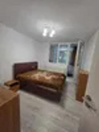 Apartament 3 camere / semidecomandat / mobilat / utilat / centrala proprie