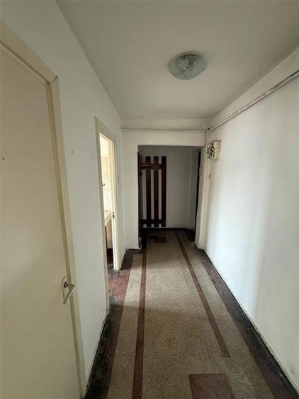 70mp - Apartament 3 camere cu pod deasupra Podu Ros zona Cotnari