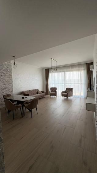 Apartament 3 camere cu vedere la lac Faleza Nord- Lake view 1200 euro