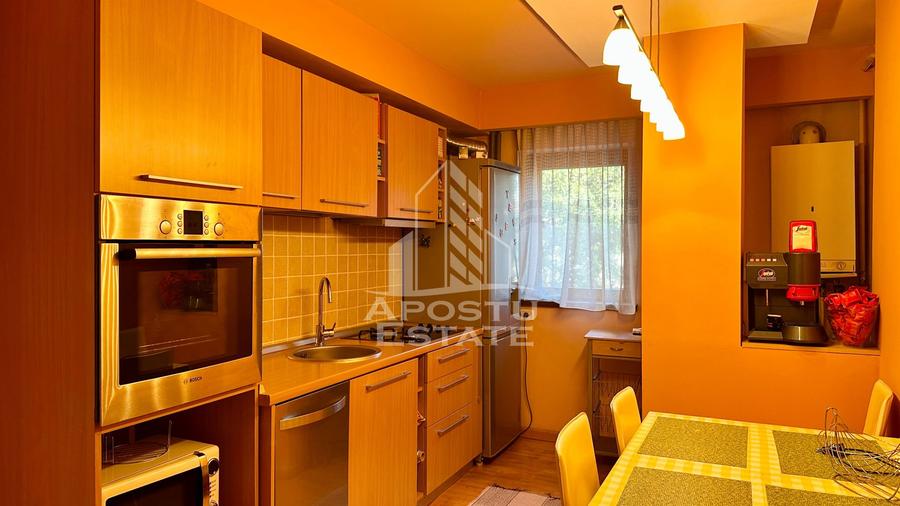 Apartament cu 3 camere, decomandat, etajul intai, Bucovinei