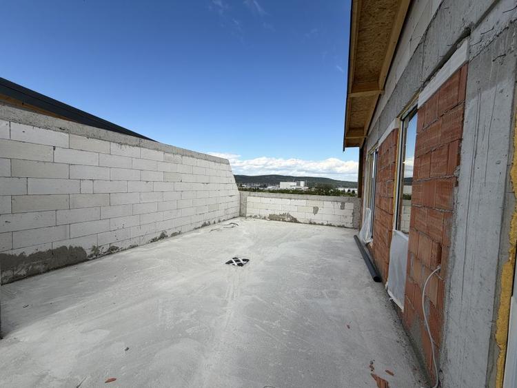Penthouse 4 cam, 106 mp + Terasa 64 mp - Selimbar
