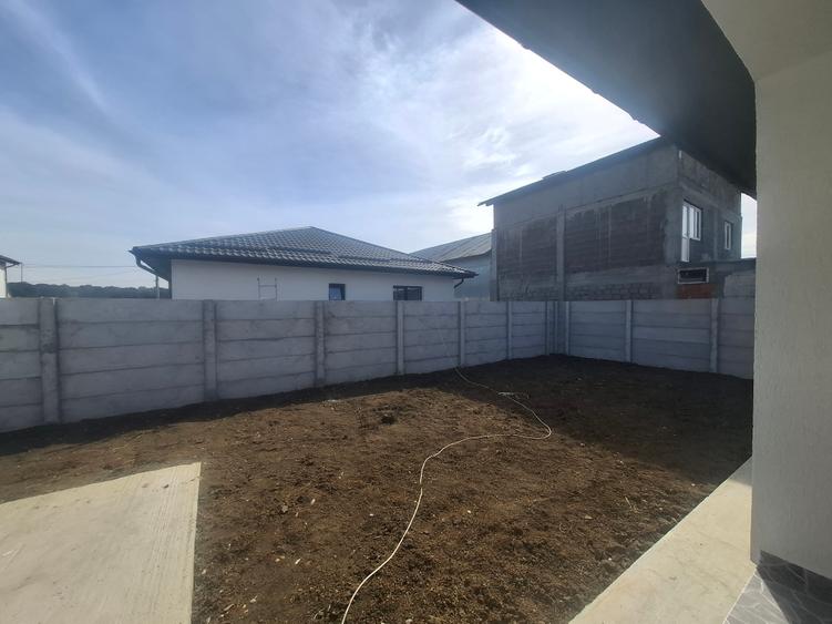 Casa 3 camere/Țegheș/ Individuala la Cheie