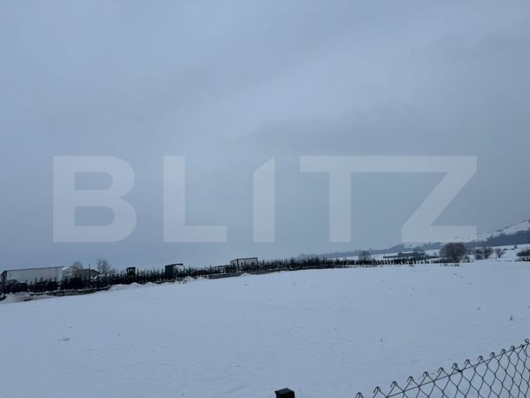Teren intravilan 6700 mp – Nod rutier A1–A10, Lancrăm | Exclusivitate BLITZ