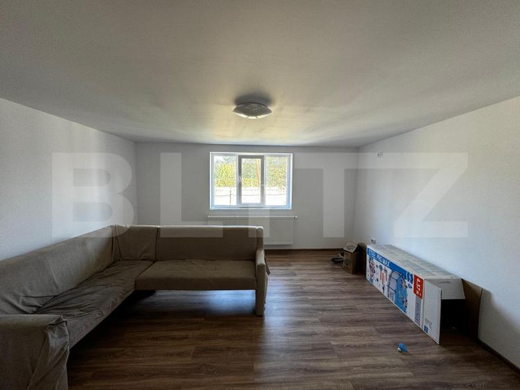 Casă cu 5 camere și spațiu comercial, teren 4079mp, zona Stremț - Teius - 4