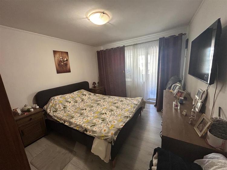 Apartament cu 3 camere, de vanzare, zona Brailei, Kauffland