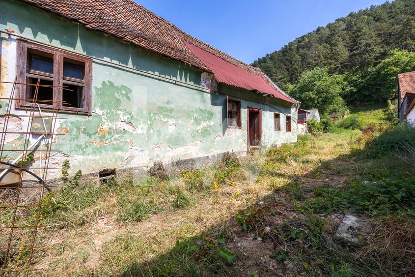 OPORTUNITATE rară!! Casa cu 896 mp teren cu proiect autorizat | Râșnov