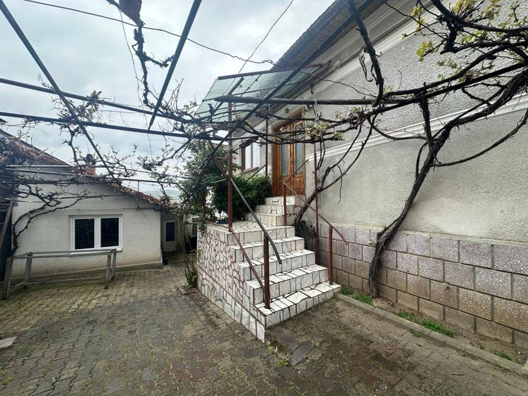 Casa Individuală 115 mp| 5 camere, teren 496 mp| zona Cugir