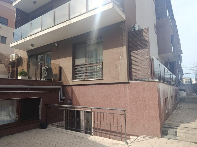 Apartament de vânzare – 135 mp, curte proprie și parcare subterană dublă