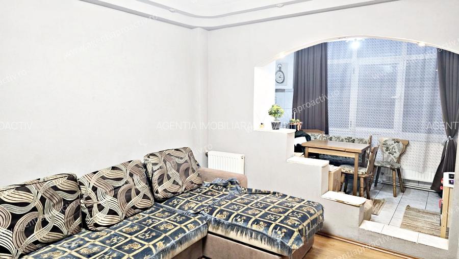Apartament cu 2 camere decomandat, situat la etajul 3, Micro 14. - 3