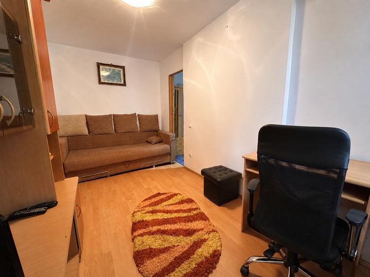 Apartament de închiriat | Etaj 2/4 | Mobilat și utilat | Centrala Termica