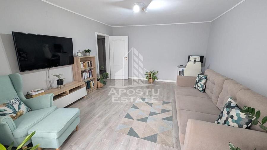 Apartament cu 3 camere, decomandat, 2 bai, 2 balcoane, Dambovita