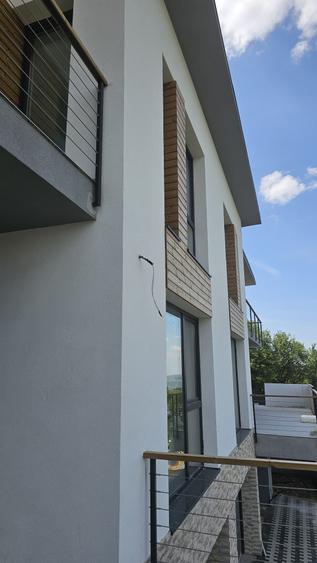 Casa cu garaj pentru 2 masini, strada asfaltata, priveliste superba, Feleacu