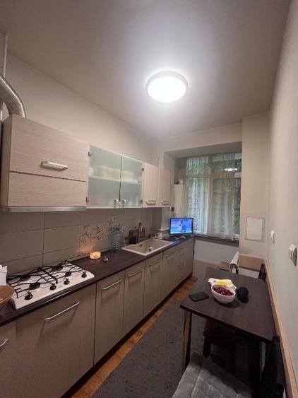 Apartament 2 camere decomandat, 63 mp, 200 m de Metrou Brancoveanu, etaj 1