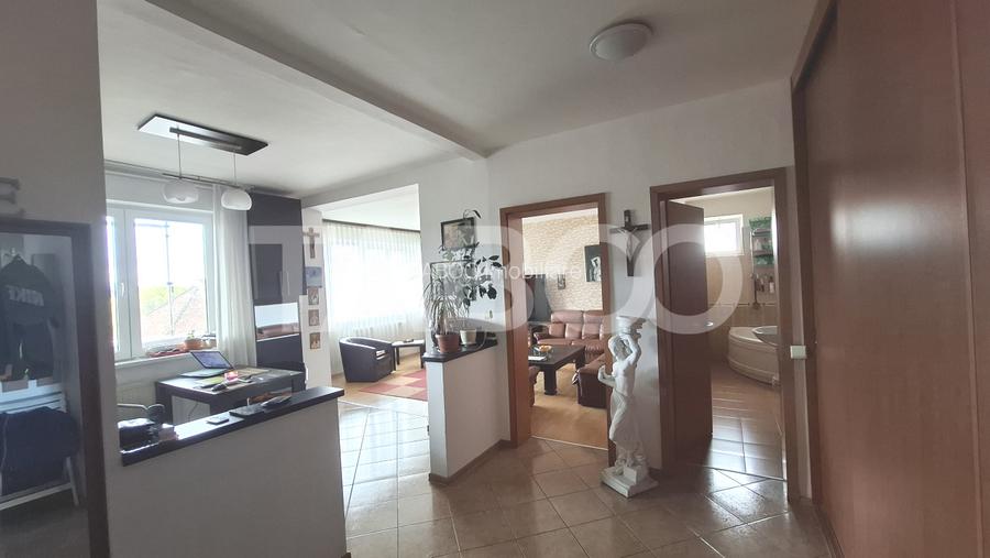 Apartament de vanzare 2 camere decomandat 62 mp zona Siretului Sibiu - 2