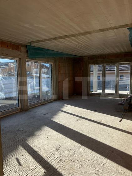 Casă 4 camere predare la gri, 110 mp, zona Micesti