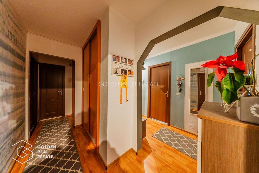 Apartament 4 camere, langa campusul UVVG, decomandat, etaj 3, comision 0% - 14