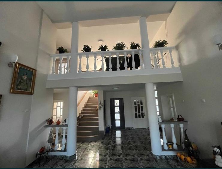 Casă spațioasă + teren intravilan-Sigmir-275 mp utili-teren 3300mp