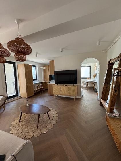 Apartament cu design interior semnat de designer – 2 camere moderne în Năvodari,