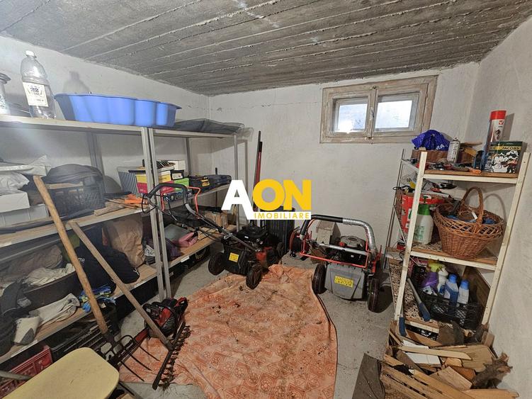 Casa tip cabana de vacanta, 5 camere, 2300 mp teren, zona Schit