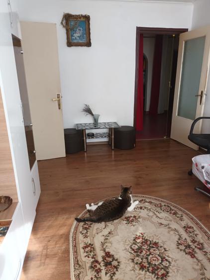 Apartament 4 camere etaj 6/8 cu 2 bai ,2 balcoane si boxa la subsol.