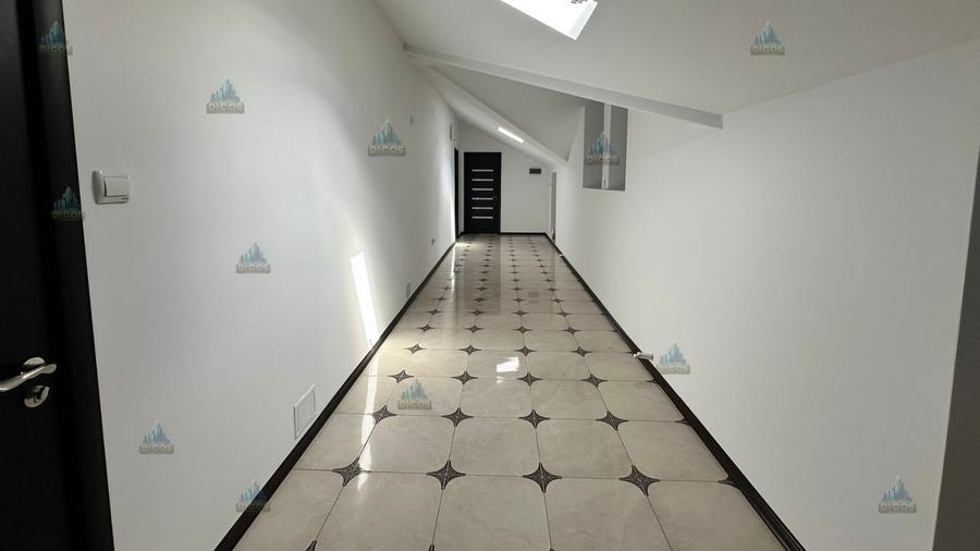 Vilă de vânzare 1500 mp teren