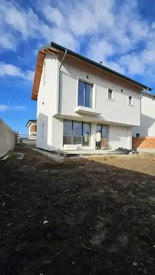 Vila Individuala 5 Camere  | Teren 300m | Mansarda Generoasa |