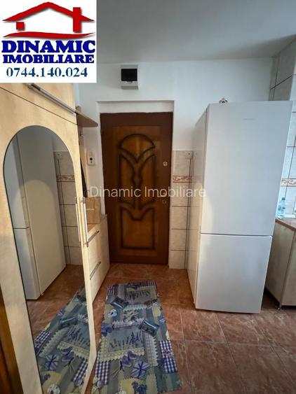 Ap 2 cam, Dărmănești, zona șc. nr. 5. Preț 1350 lei/ lunar - 9