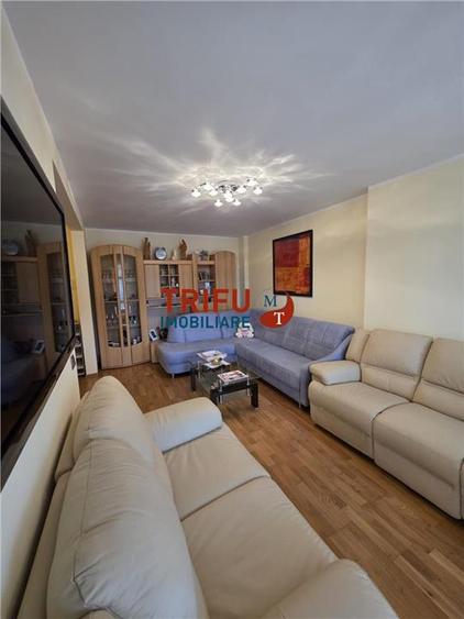 Apartament 3 camere de vanzare in centrul Orasului