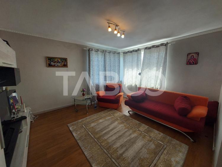 Casa de vanzare teren 950 mp si deschidere 21 m in zona Calea Poplacii