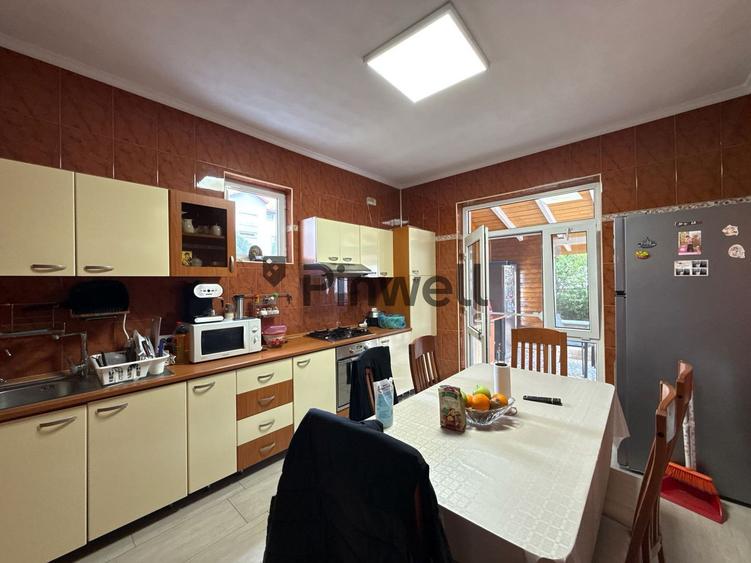 Vila spatioasa| 6 camere| 216 mp | gradina 550 mp| Bd. Pipera
