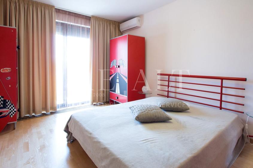 Inchiriere apartament 3 camere | Generos, 2 x Parcare, Acces lift | Domenii